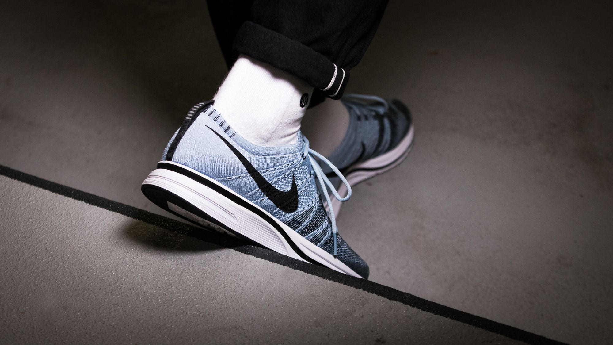 Nike flyknit trainer clearance cirrus blue on feet